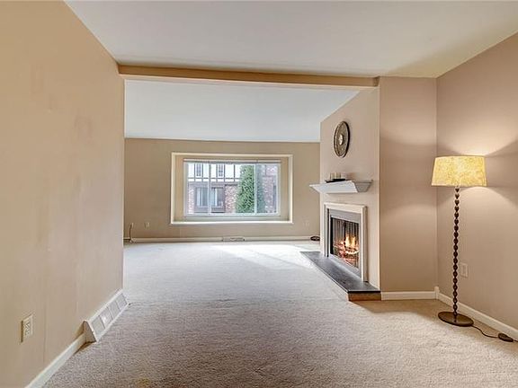 5th image of 303 Woodbridge Dr