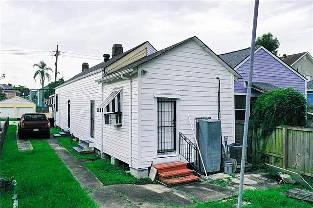 2512 Soniat St — Photo 3