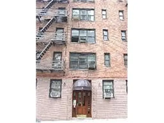 Rented by Douglas Elliman | media 23