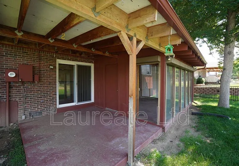 1472 W Geddes Ave — Photo 12
