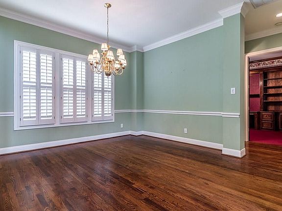 4th image of 5921 Henley Dr