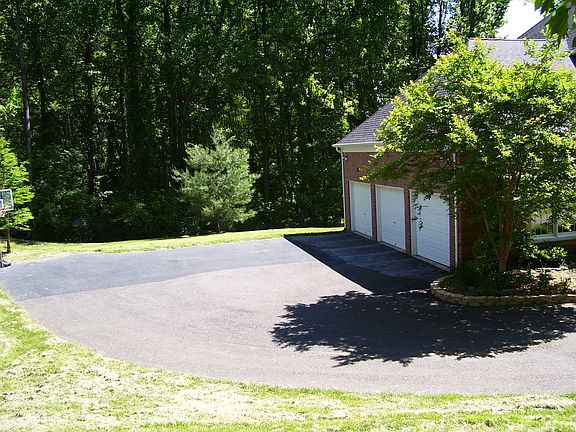3 Car Garage Entrance-2