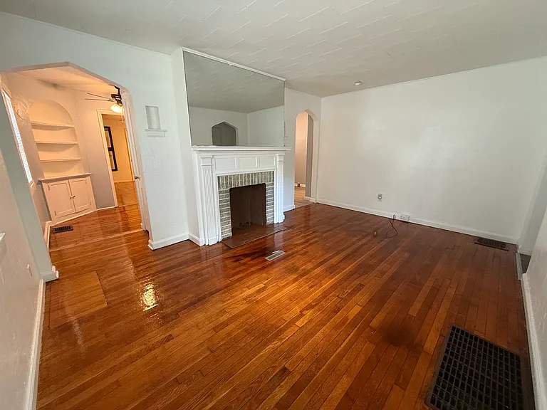 1464 E 25th Ave — Photo 15