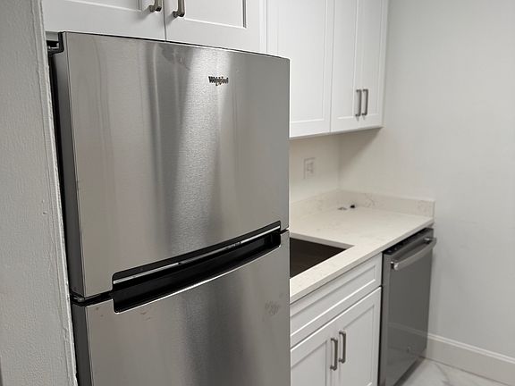 5th image of 2601 W Willowlake Dr APT 7