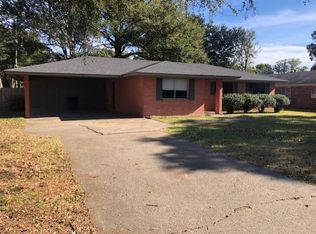 1792 Camellia Dr, Greenville, MS 38701