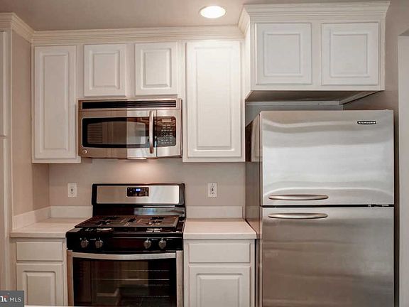 3rd image of 901 N Monroe St APT 608