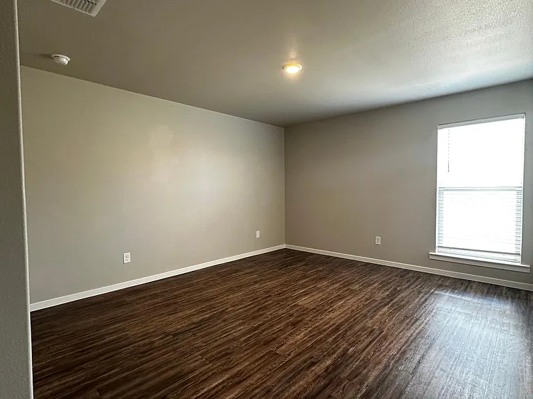 3504 Tiffin Ave — Photo 8