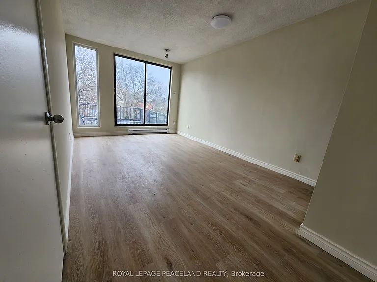 558 Spadina Cres #3 — Photo 8