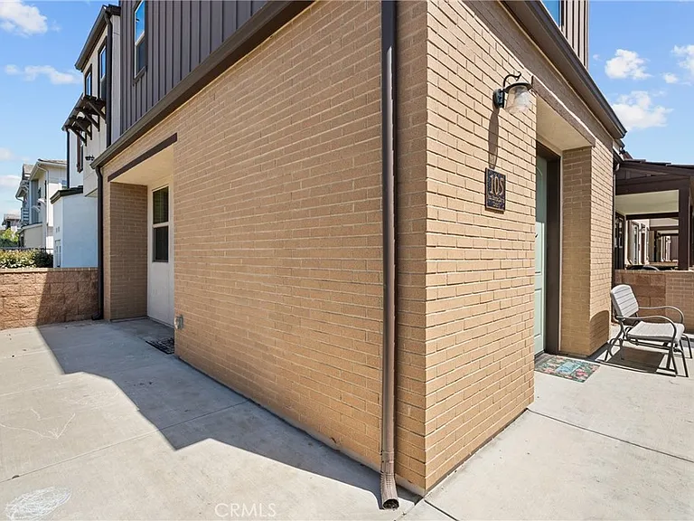 105 Red Brick Dr — Photo 37