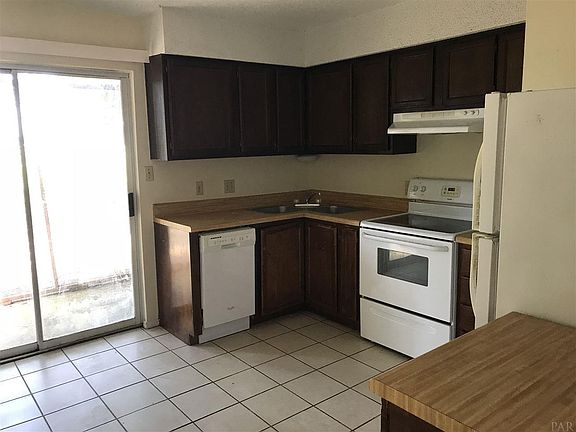 4th image of 2811 Langley Ave APT 117