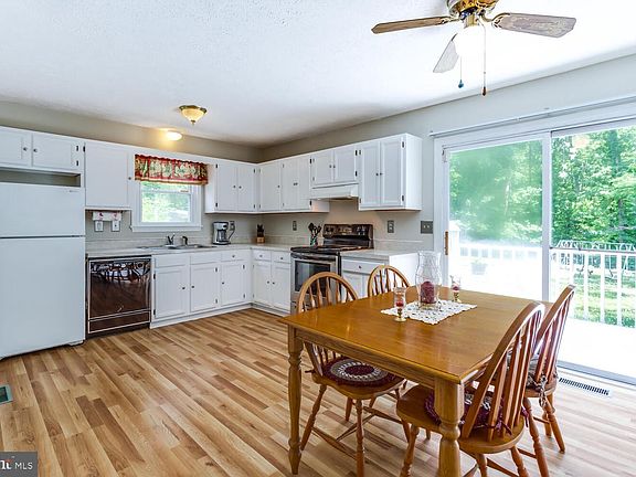 4th image of 36945 W Lakeland Dr
