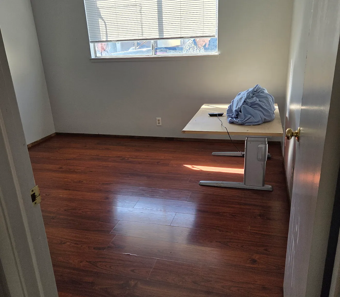 2 bed, 985 sqft, $3,075 — Photo 4