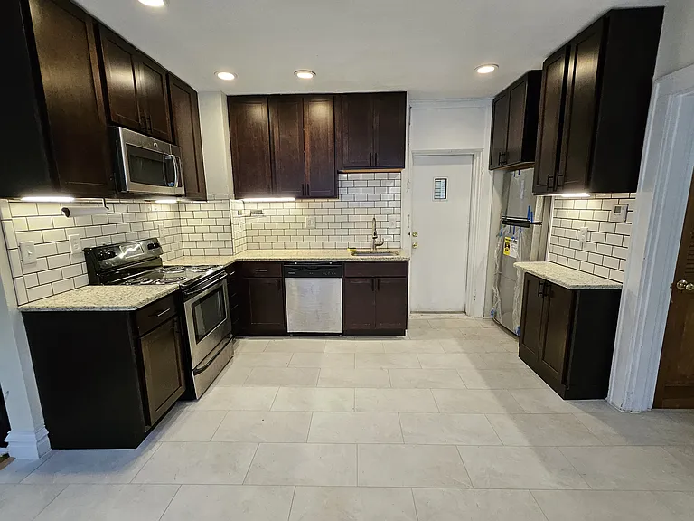 7012 Forsyth Blvd #2W — Photo 6
