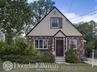 116 Liberty Blvd, Valley Stream, NY 11580