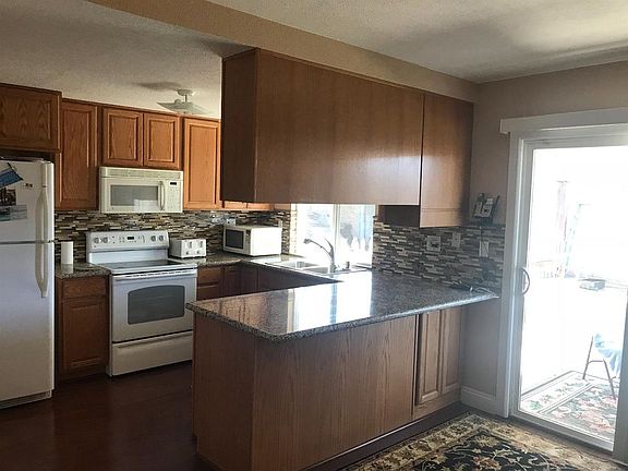 4th image of 79 Bell Ave