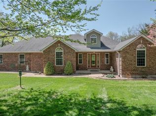 165 Country Squire Ln, Washington, MO 63090