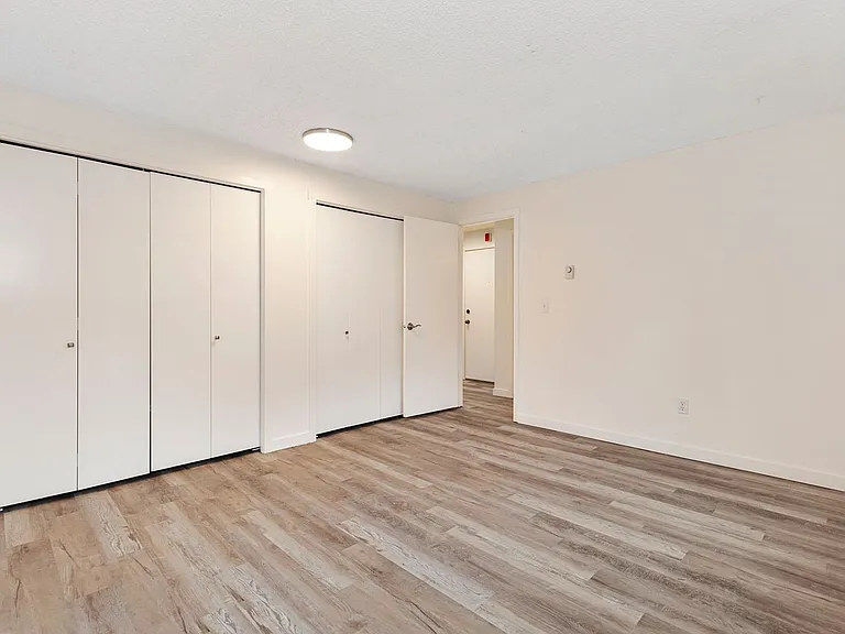 Willowbrook Apartments — Photo 31