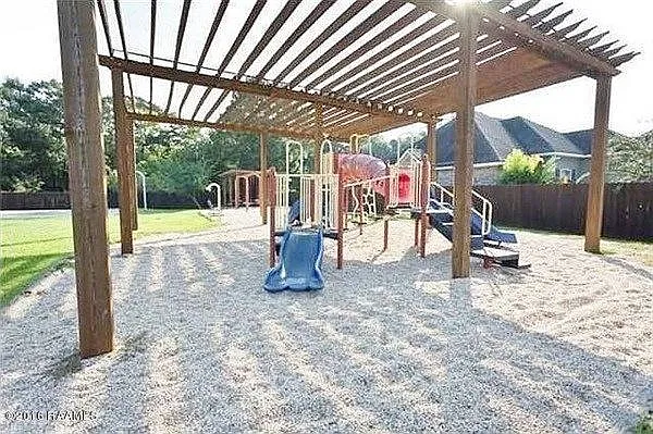 105 Beaufort Cir — Photo 13