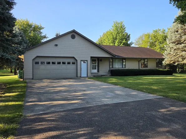 318 Old Mill Rd, Franklin Grove, IL 61031
