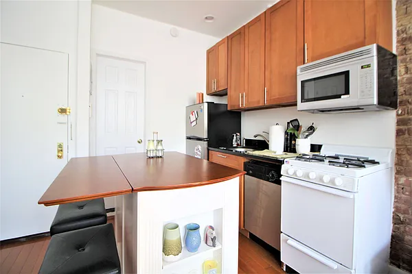 Rented by Bold New York | media 7