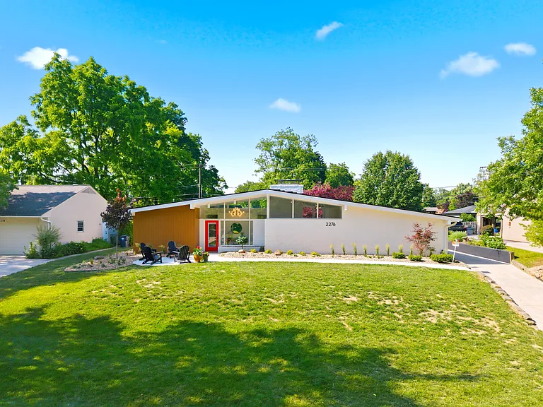 2276 Johnston Rd — Photo 78