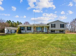 8587 Lange Rd, Fowlerville, MI 48836