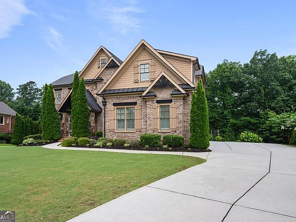 3rd image of 2220 Cambridge Hill Ct