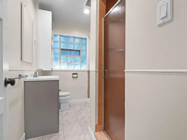 415 Bay Rd — Photo 15
