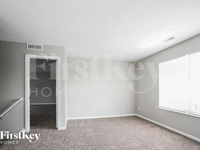 8925 Lighthorse Dr — Photo 8