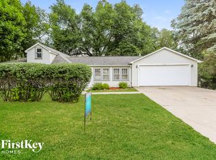 1012 Grant Pl, Wauconda, IL