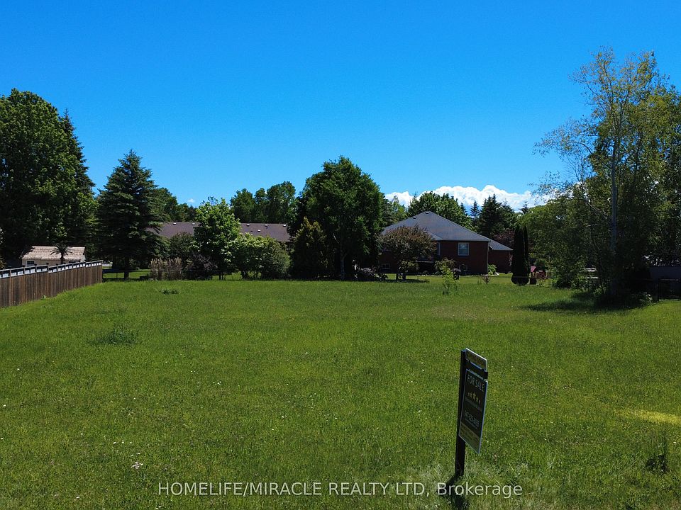 1st image of 31 Fairway Cres