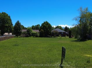 31 Fairway Cres, Wasaga Beach, ON L9Z 1B9