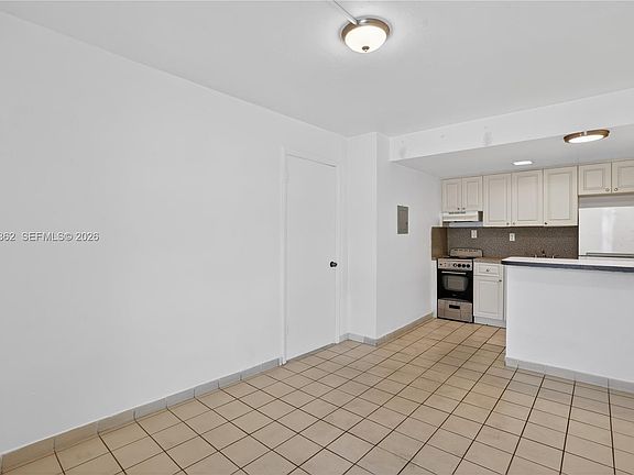 5th image of 1600 S Le Jeune Rd #6