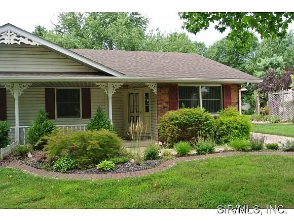 1819 Esic Dr photo 1