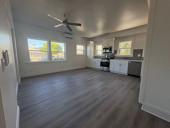 3rd image of 302 Thorn St APT 5