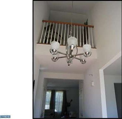4th image of 825 Franklin St