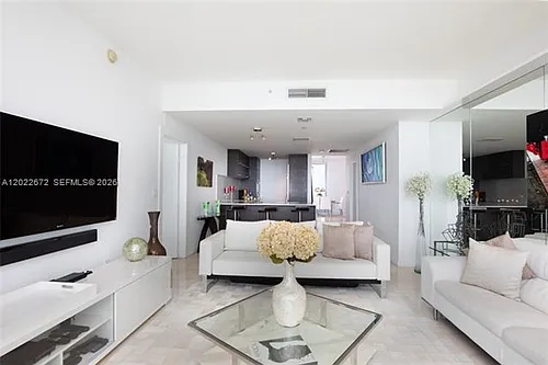 900 Biscayne Blvd Photo 1
