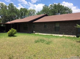 1484 Schumann Rd, Seguin, TX 78155