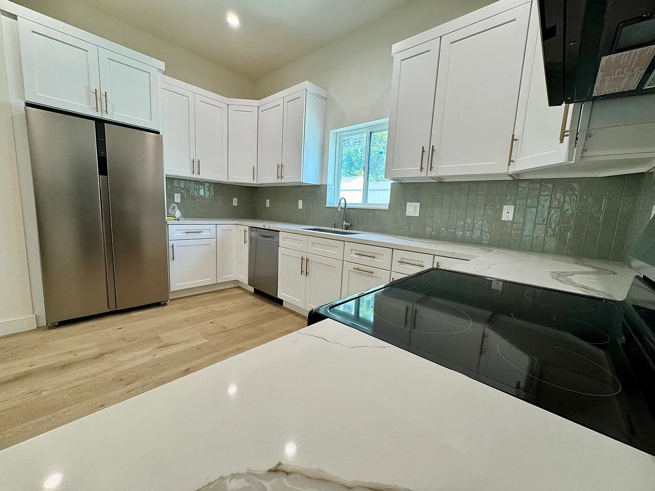 3 bed, 2.5 bath, 1200 sqft, $3,900 — Photo 4