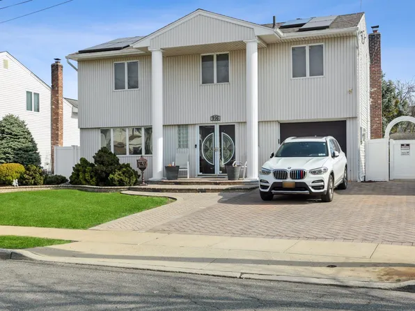 976 Marcel Road, Baldwin Harbor, NY 11510