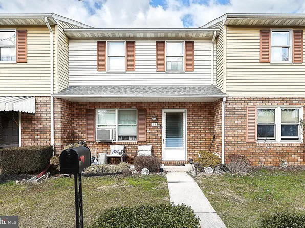 29 5th St, Hanover, PA 17331