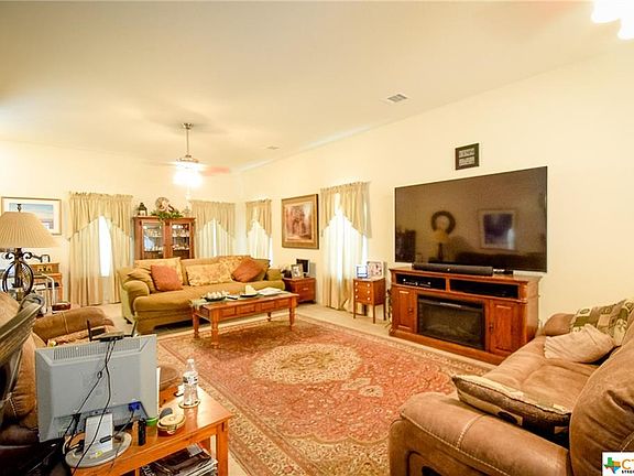 4th image of 908 S Pecan Dr