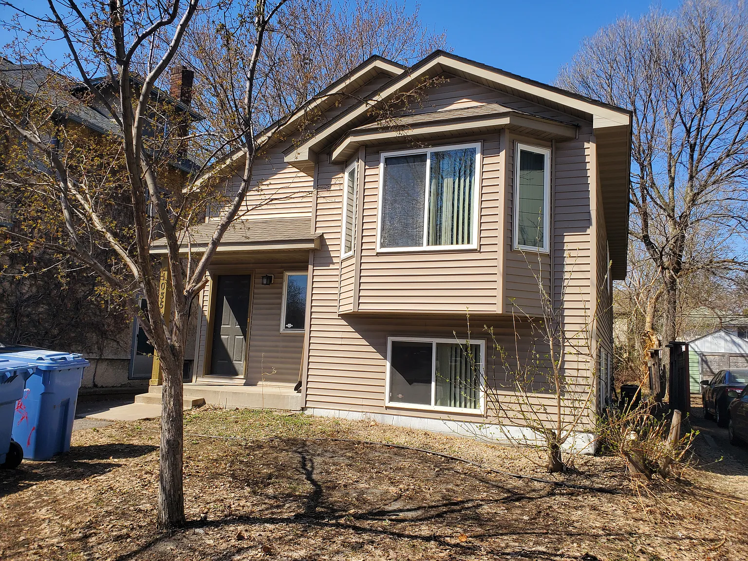 6 bed, 2100 sqft, $2,625 — Photo 1