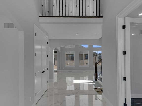 5th image of 49940 Langford Dr
