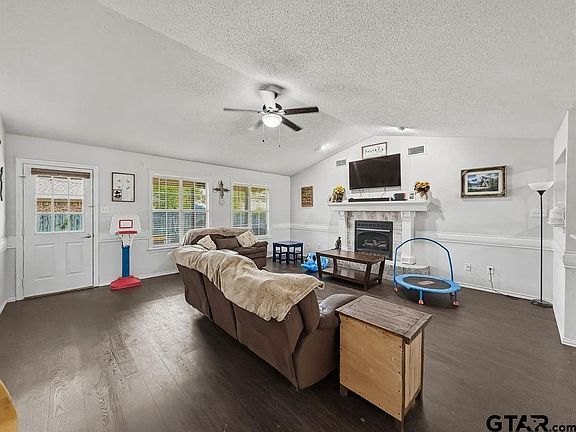 5th image of 1857 Woodbridge Dr