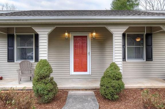 4th image of 813 S Sherbrooke Cir