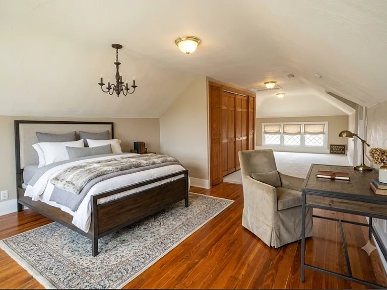 2256 N Emerson St — Photo 14