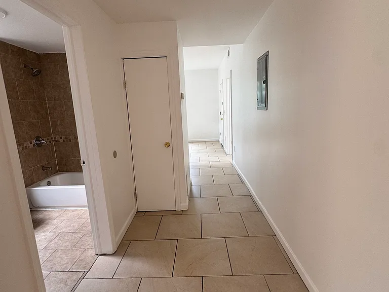 Hallway to kitchen