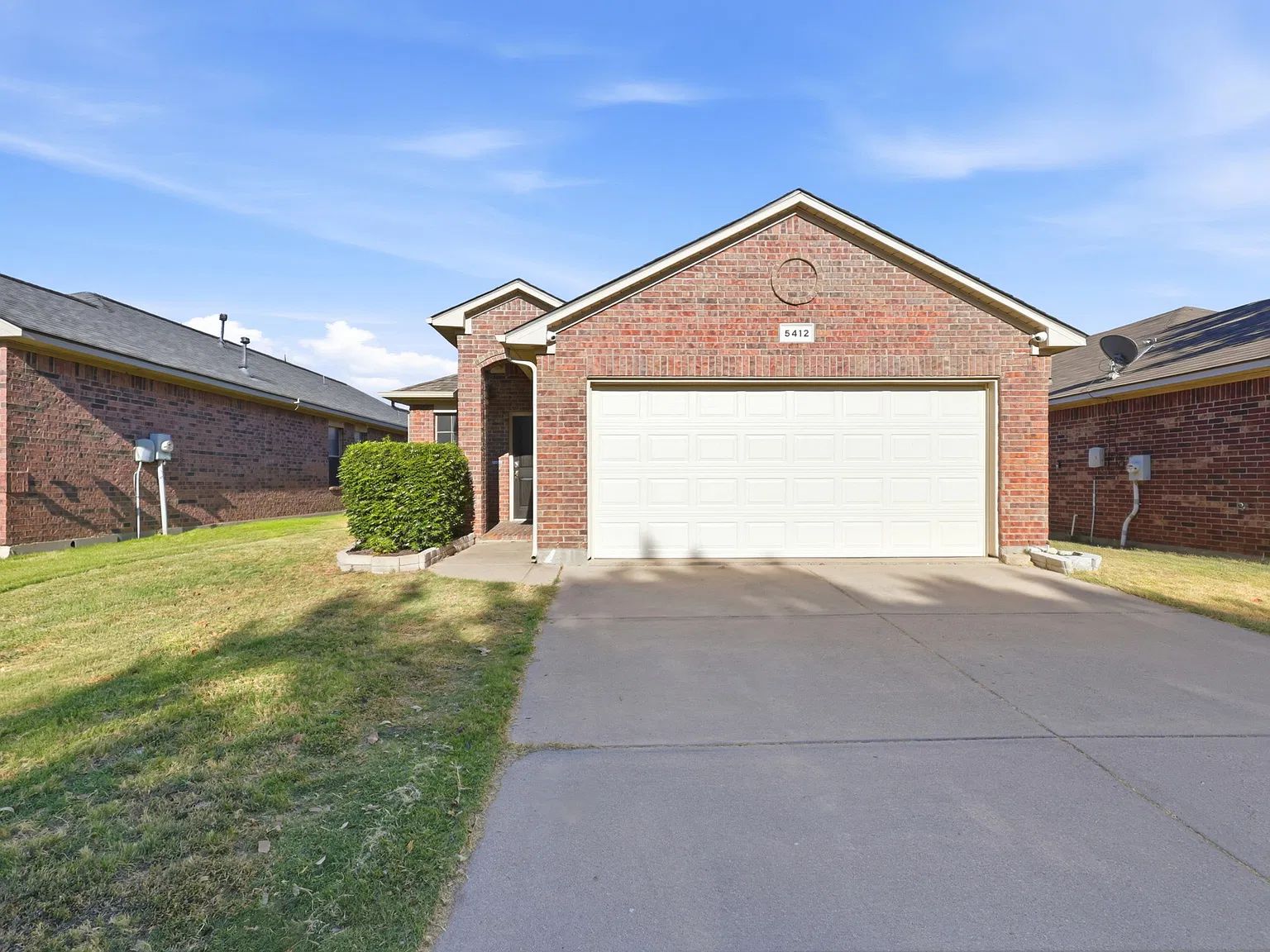 3 bed, 1402 sqft, $2,400 — Photo 3