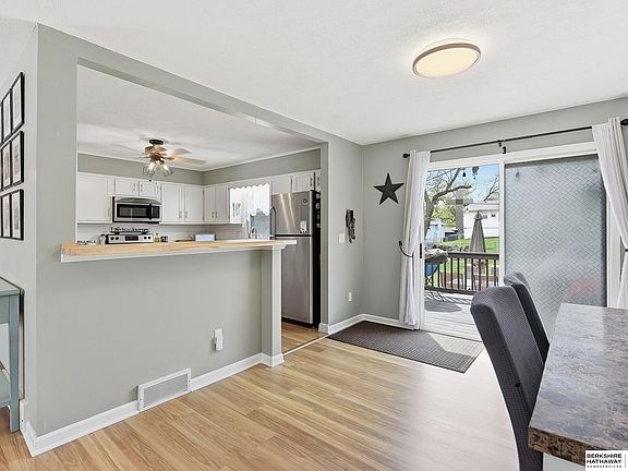 4th image of 3415 Duane Ave